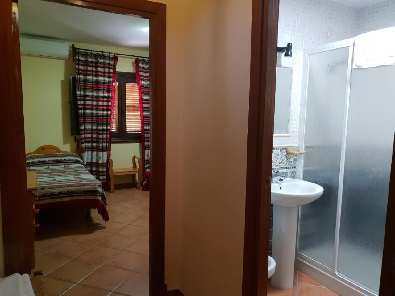 Hostal Pampaneira Luaran gambar